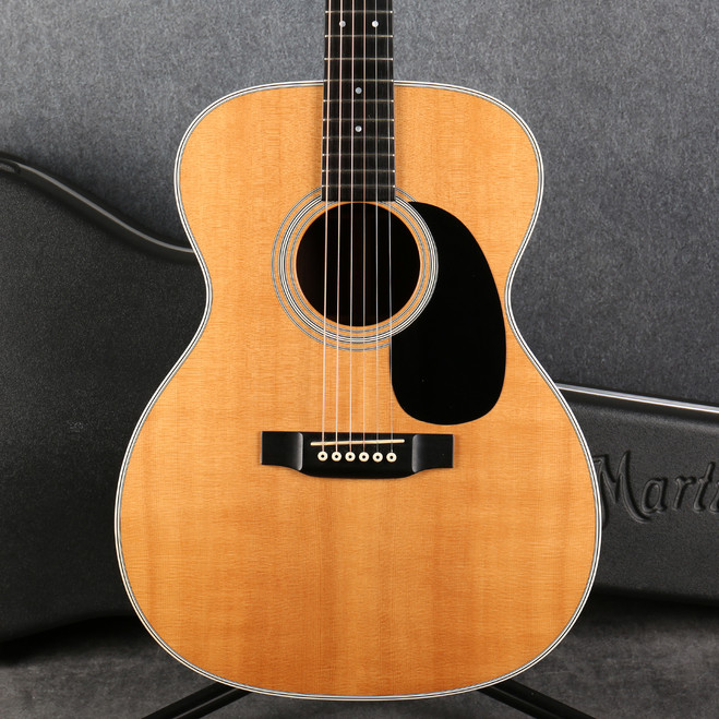 Martin Standard Series 000-28 Acoustic Guitar - Natural - Hard Case - 2nd Hand