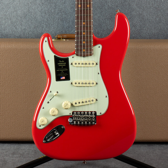 Fender American Vintage II 1961 Stratocaster - LH - Fiesta Red - Case - 2nd Hand