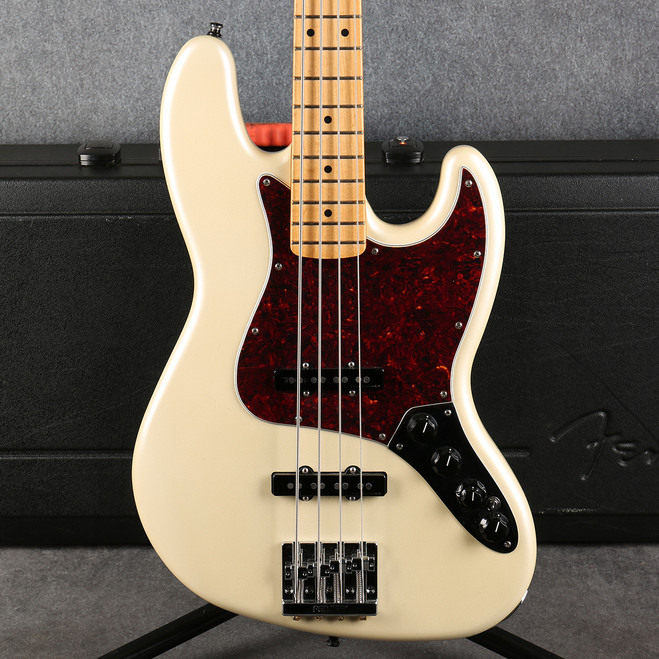 Fender Player Plus Jazz Bass - Olympic Pearl - Hard Case - 2nd Hand