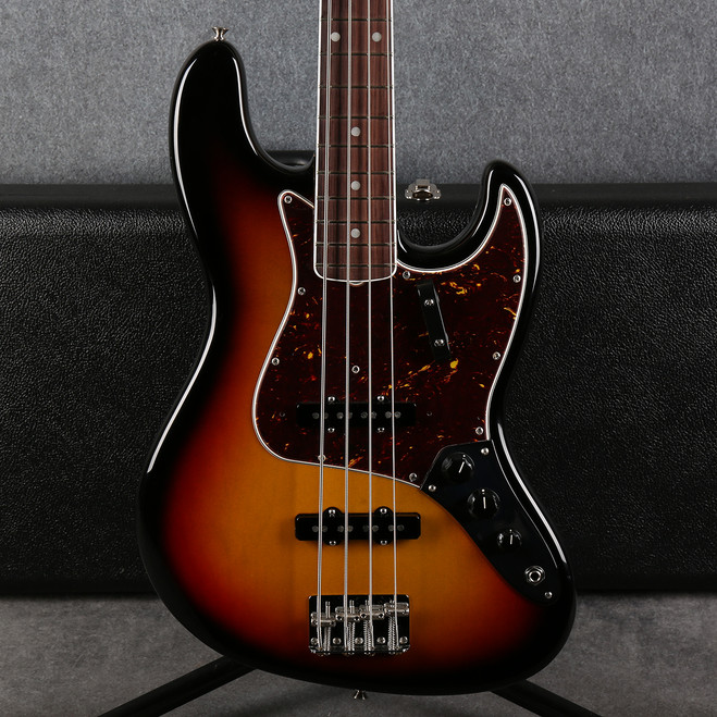 Fender American Vintage II 1966 Jazz Bass - 3-Colour Sunburst - Case - Ex Demo