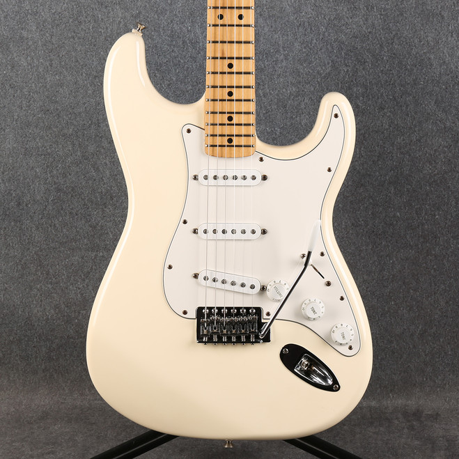 Fender Mexican Standard Stratocaster - Arctic White - 2nd Hand (135817)