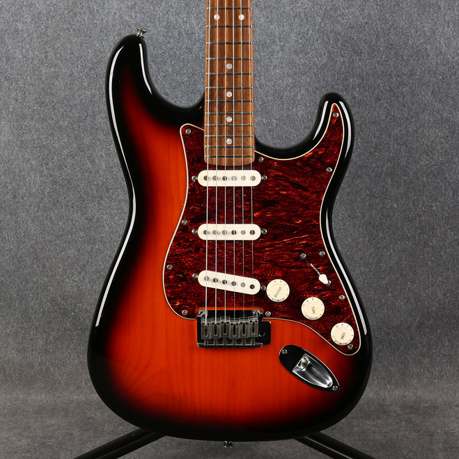 Squier Standard Series Stratocaster - Sunburst - 2nd Hand