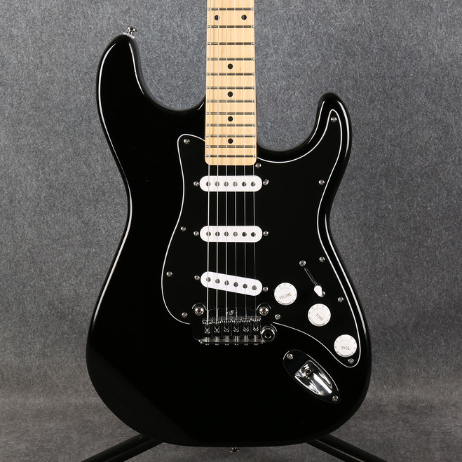 G&L Tribute Legacy - Gloss Black - 2nd Hand