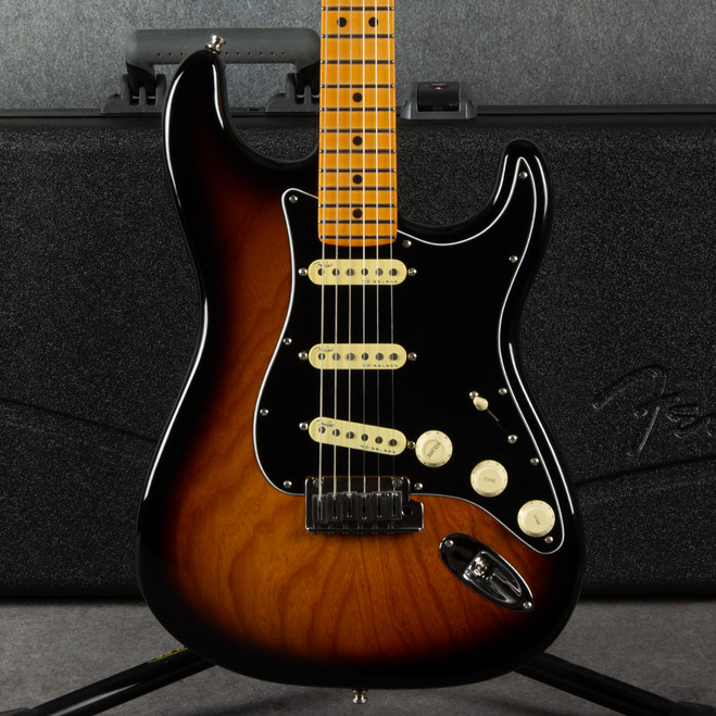 Fender American Ultra Luxe Stratocaster - 2-Colour Sunburst - Case - 2nd Hand