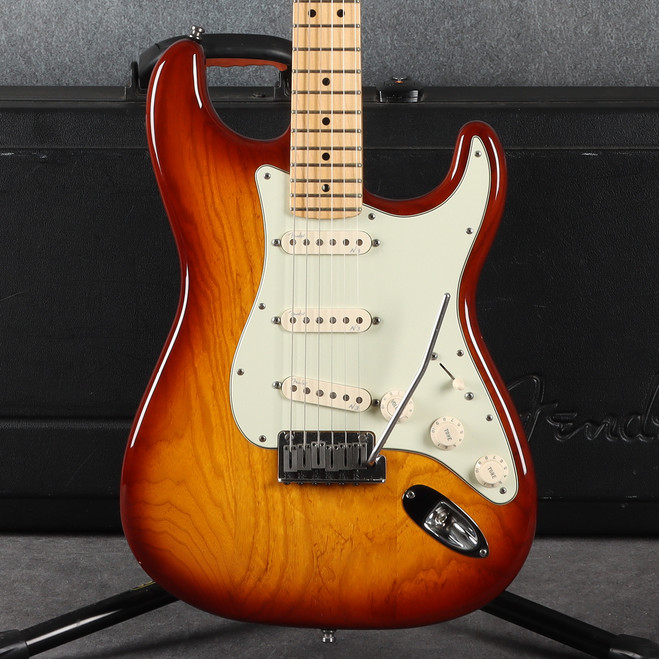 Fender American Deluxe Ash Stratocaster - Tobacco Sunburst - 2nd Hand