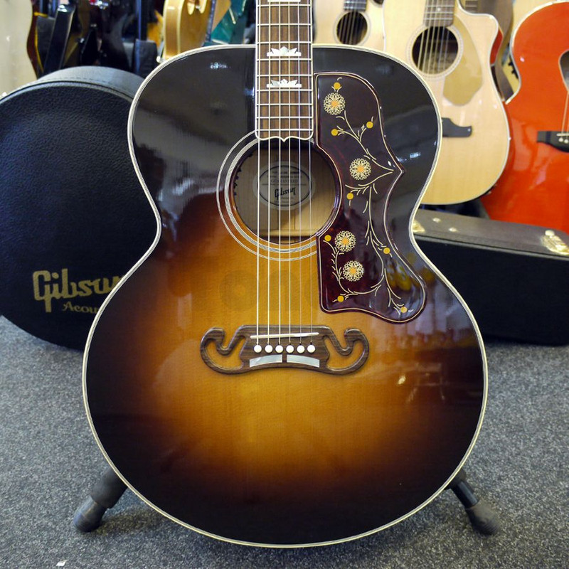 Gibson SJ-200 - Vintage Sunburst w/ Hard Case - 2nd Hand Gibson SJ-200 - Vintage Sunburst w/ Hard Case - 2nd Hand