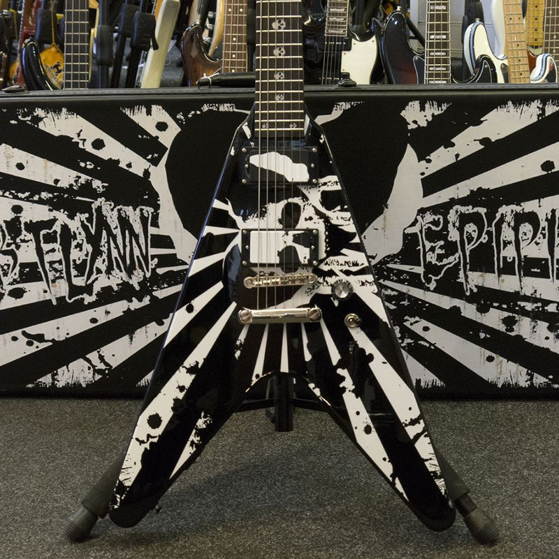 Epiphone Robb Flynn Love/Death Baritone Flying-V w/ Case - 2nd Hand Epiphone Robb Flynn Love/Death Baritone Flying-V w/ Case - 2nd Hand