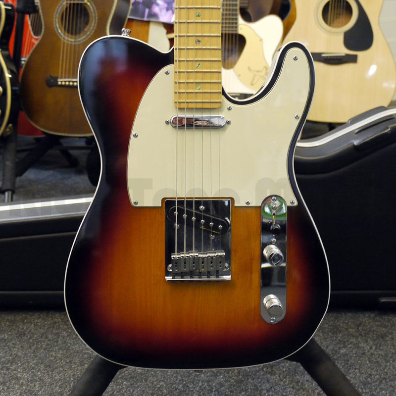 Fender American Deluxe Telecaster - 3-Tone Sunburst w/ Case - 2nd Hand Fender American Deluxe Telecaster - 3-Tone Sunburst w/ Case - 2nd Hand