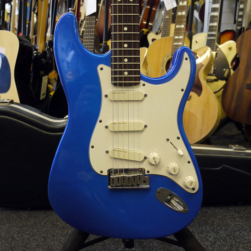 Fender American Stratocaster Plus - Electric Blue w/ Case - 2nd Hand
