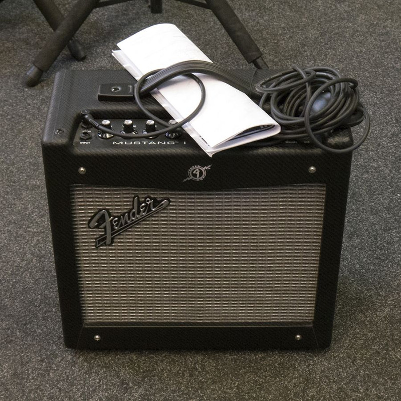 Fender Mustang I Guitar Combo Amp w/ Footswitch - 2nd Hand