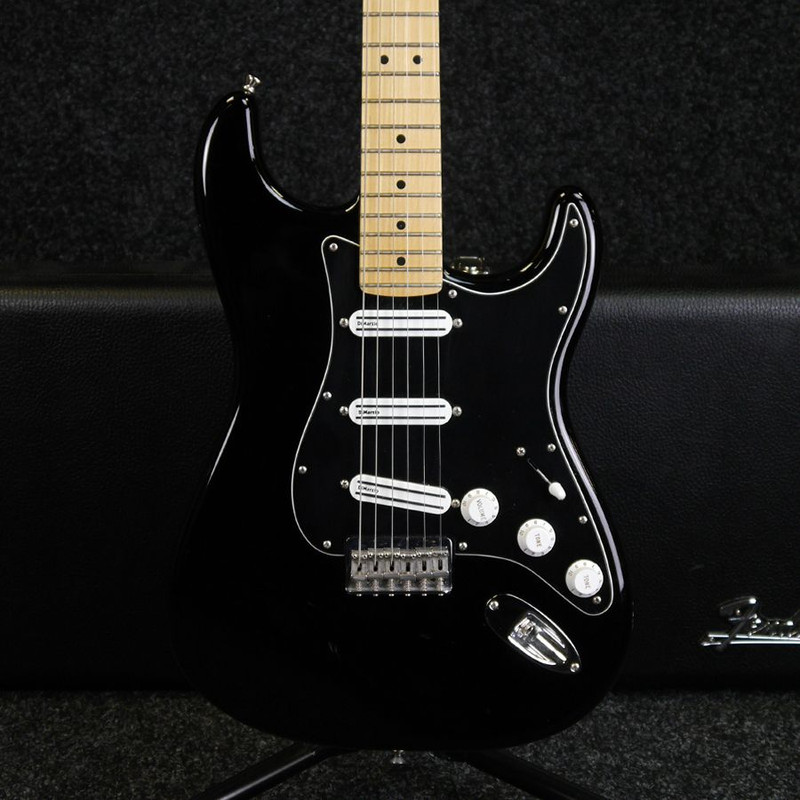 Fender American 70s Reissue Strat - Black w/ Dimarzio Pups w/ Case - 2nd Hand Fender American 70s Reissue Strat - Black w/ Dimarzio Pups w/ Case - 2nd Hand