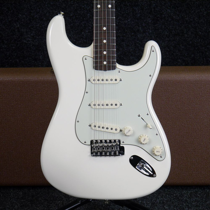 Fender American Vintage 62 Stratocaster - White w/ Case - 2nd Hand