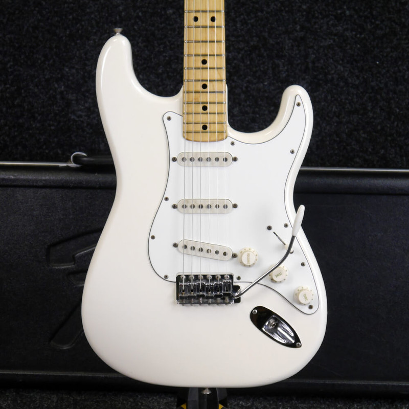 Fender 1974 Stratocaster - White w/Hard Case - 2nd Hand
