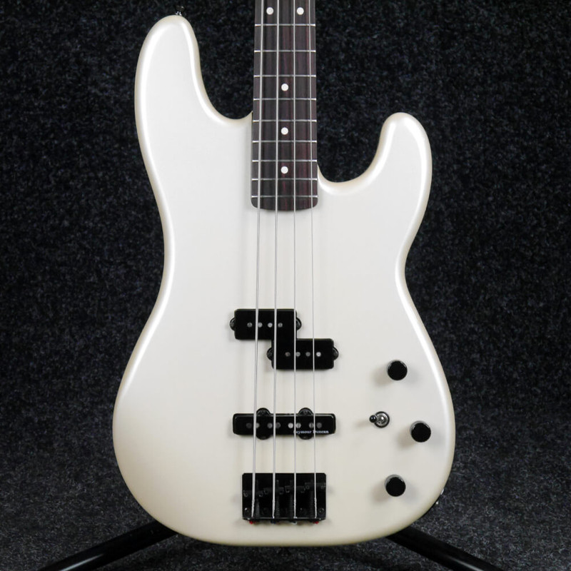 Fender Duff Mckagan Jazz Bass Special - White - 2nd Hand