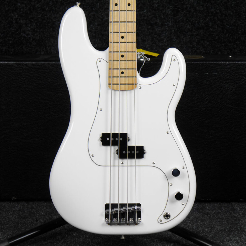 Fender Standard Precision Bass - MN - Arctic White w/Hard Case - 2nd Hand