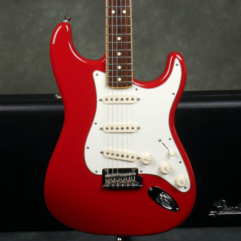 Fender USA Stratocaster - 60th Anniversary - Red w/Hard Case - 2nd Hand Fender USA Stratocaster - 60th Anniversary - Red w/Hard Case - 2nd Hand