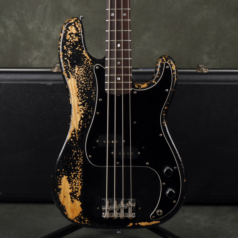Fender 1978 Precision Bass - RW - Black w/Hard Case - 2nd Hand Fender 1978 Precision Bass - RW - Black w/Hard Case - 2nd Hand
