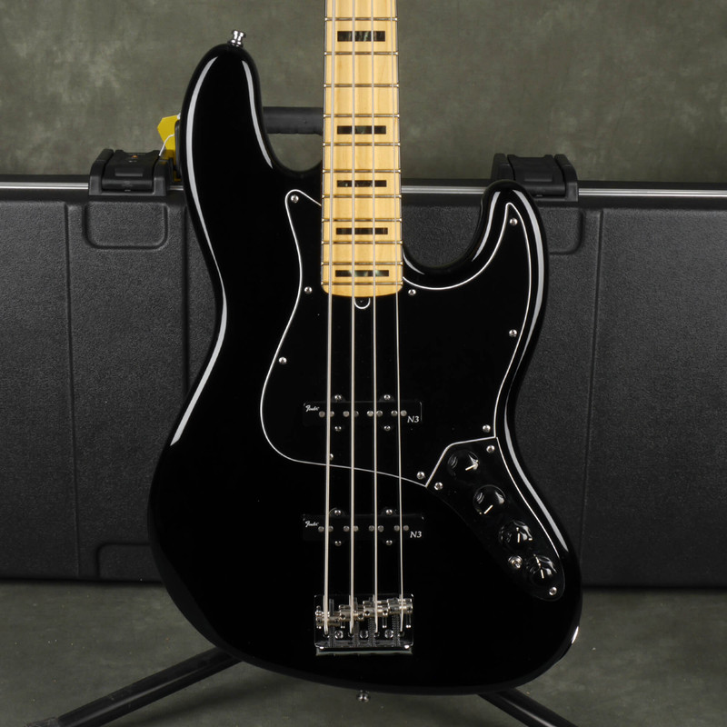 Fender American Deluxe Jazz Bass - Black w/Hard Case - 2nd Hand