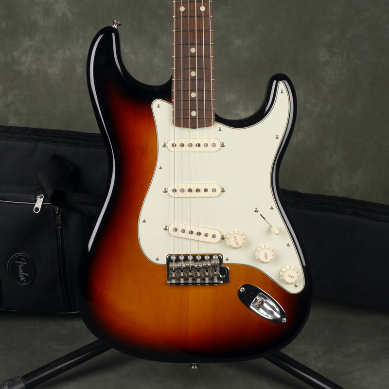 Fender Mexican Standard Stratocaster - Sunburst w/Gig Bag - 2nd Hand Fender Mexican Standard Stratocaster - Sunburst w/Gig Bag - 2nd Hand