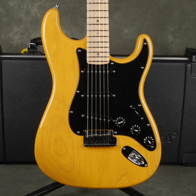 Fender 2009 American Deluxe Ash Stratocaster - Natural w/Hard Case - 2nd Hand Fender 2009 American Deluxe Ash Stratocaster - Natural w/Hard Case - 2nd Hand