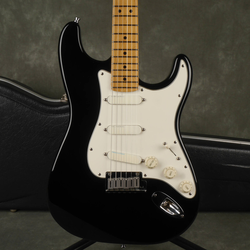 Fender American Deluxe Stratocaster Plus, Lace Sensors - Black w/Hard Case - 2nd Hand