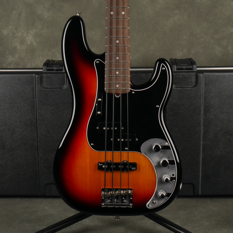 Fender American Deluxe Precision Bass - Sunburst w/Hard Case - 2nd Hand