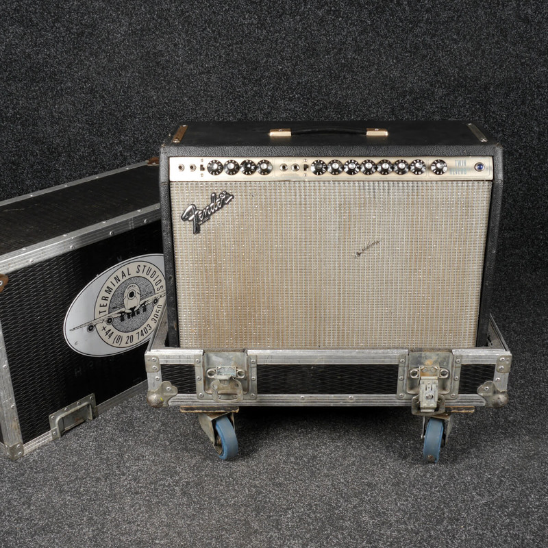 Fender 70s Twin Silverface **CONTACT FOR DELIVERY** (A15) w/Case - 2nd Hand Fender 70s Twin Silverface **CONTACT FOR DELIVERY** (A15) w/Case - 2nd Hand