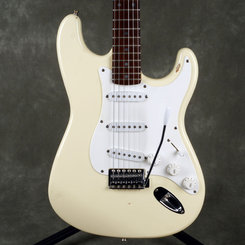 Squier Affinity Stratocaster - White - 2nd Hand