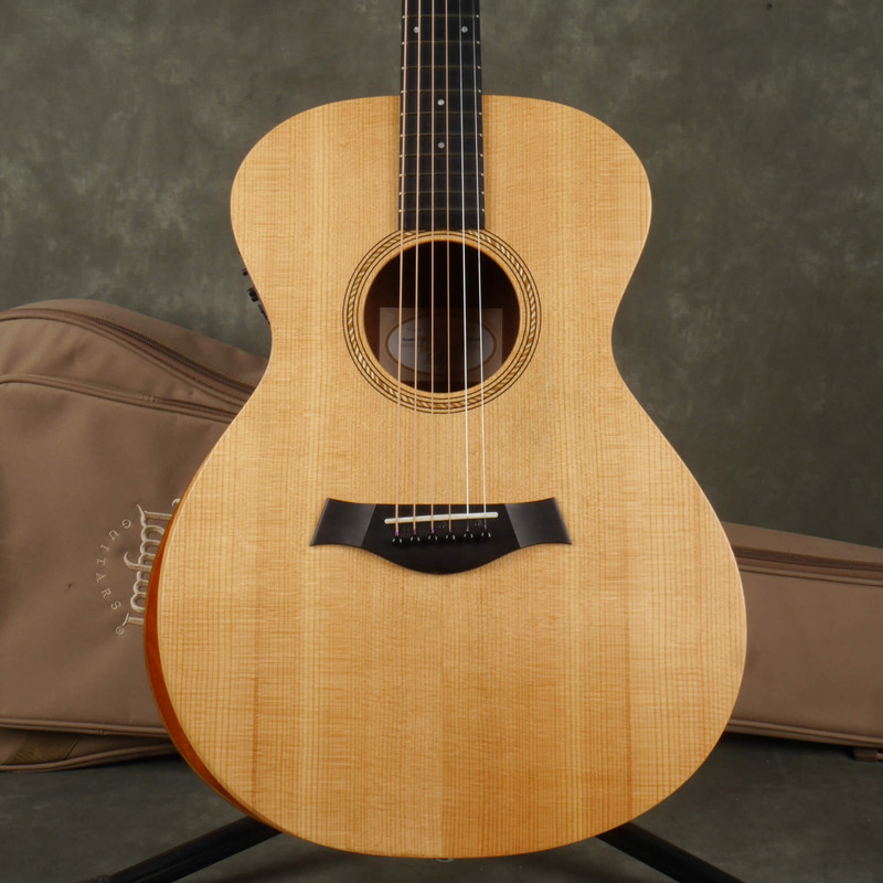 Taylor Academy 12e Electro-Acoustic Guitar w/Gig Bag - 2nd Hand