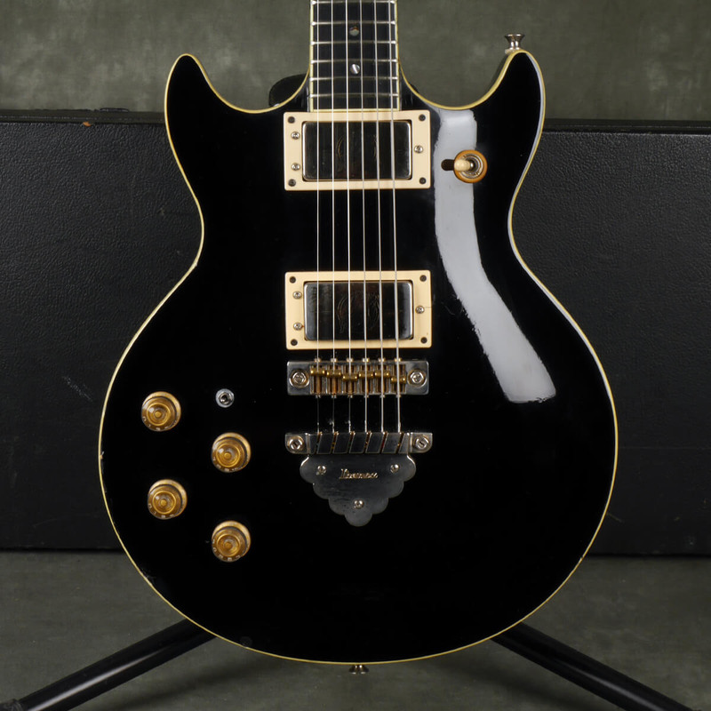 Ibanez AR100 - Left Hand - Black w/Hard Case - 2nd Hand Ibanez AR100 - Left Hand - Black w/Hard Case - 2nd Hand