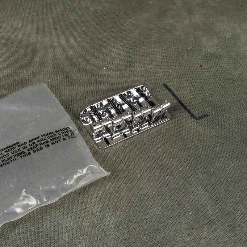 Fender Standard P-Bass Bridge Assembly w/Bag - 2nd Hand Fender Standard P-Bass Bridge Assembly w/Bag - 2nd Hand