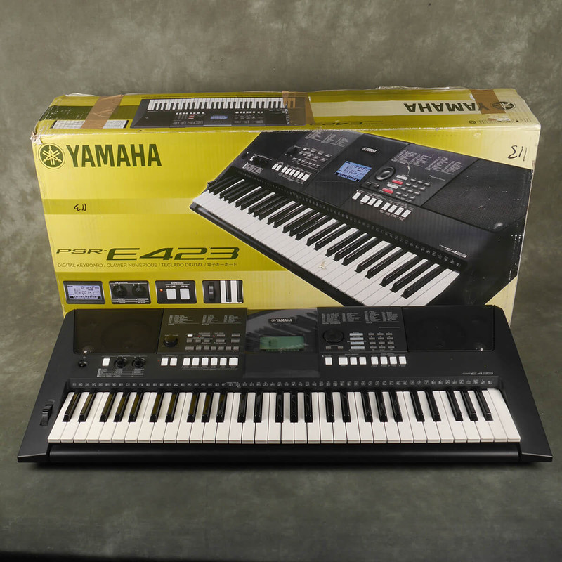 Yamaha PSR E423 Keyboard w/Box & PSU - 2nd Hand