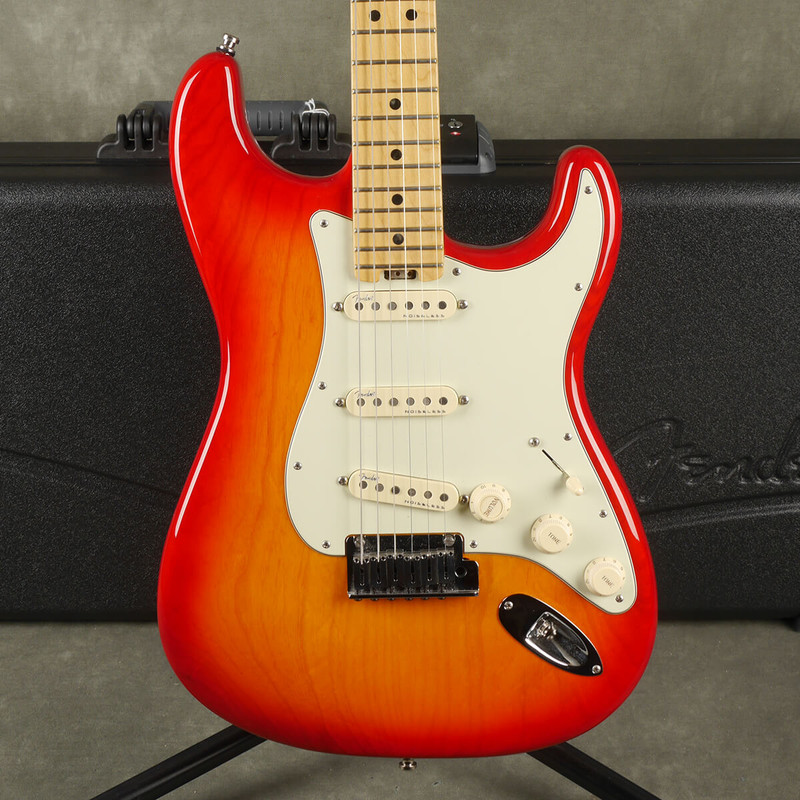 Fender American Elite Stratocaster - Aged Cherry Burst w/Hard Case - 2nd Hand (109870)