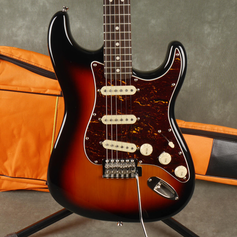 Squier Classic Vibe 60s Stratocaster - 3-Tone Sunburst w/Gig Bag - 2nd Hand