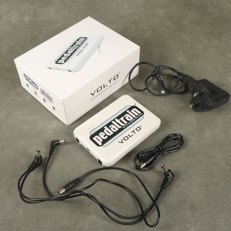 Pedaltrain Volto Battery Power Supply w/Box & PSU - 2nd Hand Pedaltrain Volto Battery Power Supply w/Box & PSU - 2nd Hand