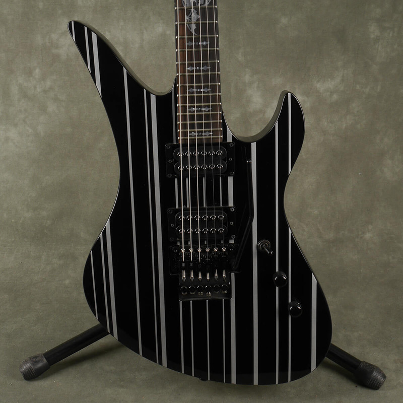 Schecter Synyster Standard - Black w/Silver Pinstripes - 2nd Hand