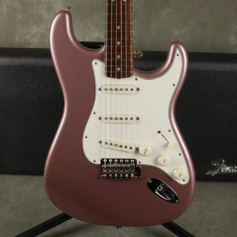 Fender American Vintage 65 Stratocaster - Burgundy Mist w/Hard Case - 2nd Hand Fender American Vintage 65 Stratocaster - Burgundy Mist w/Hard Case - 2nd Hand