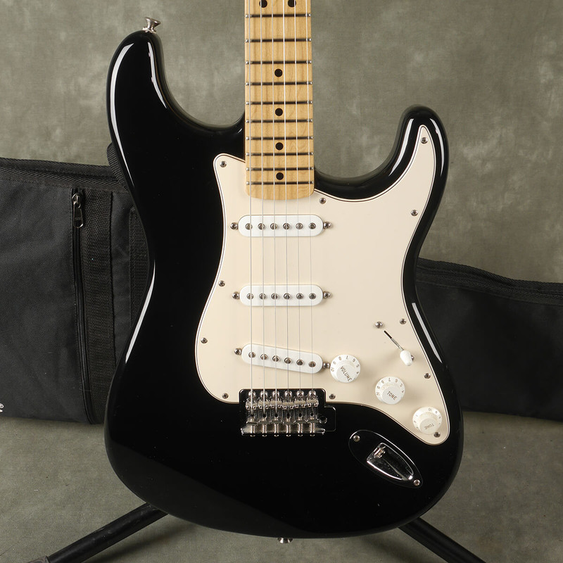 Fender Mexican Standard Stratocaster - Black - 2nd Hand (111563) Fender Mexican Standard Stratocaster - Black - 2nd Hand (111563)