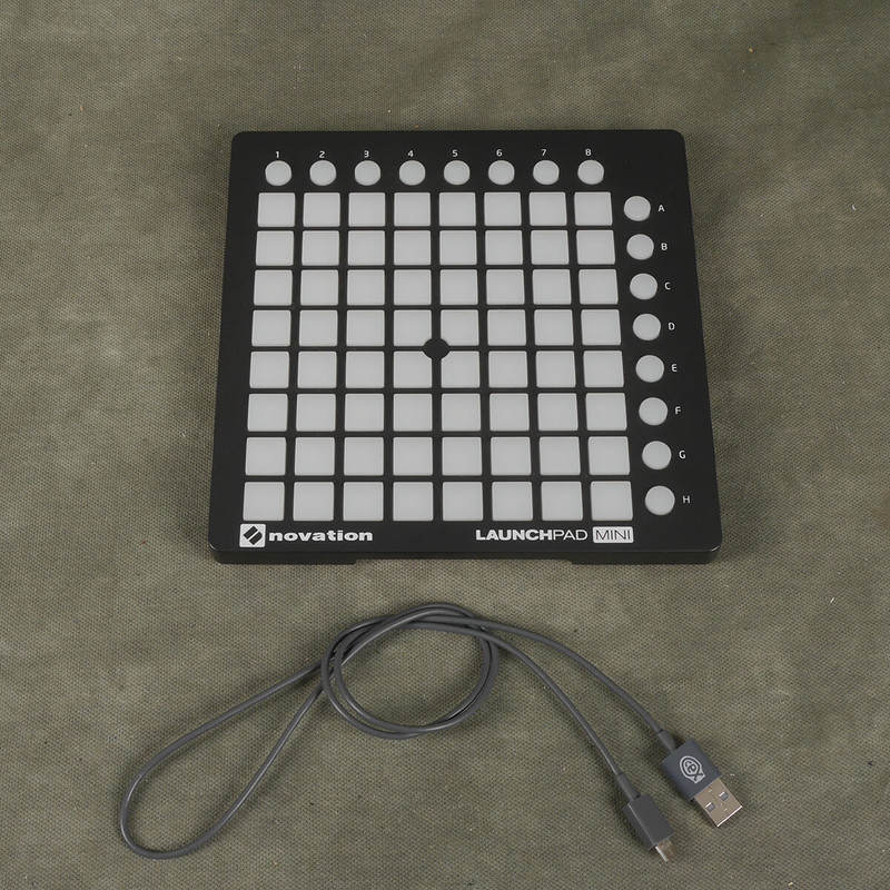 Novation Launchpad Mini & USB Cable - 2nd Hand (112507)