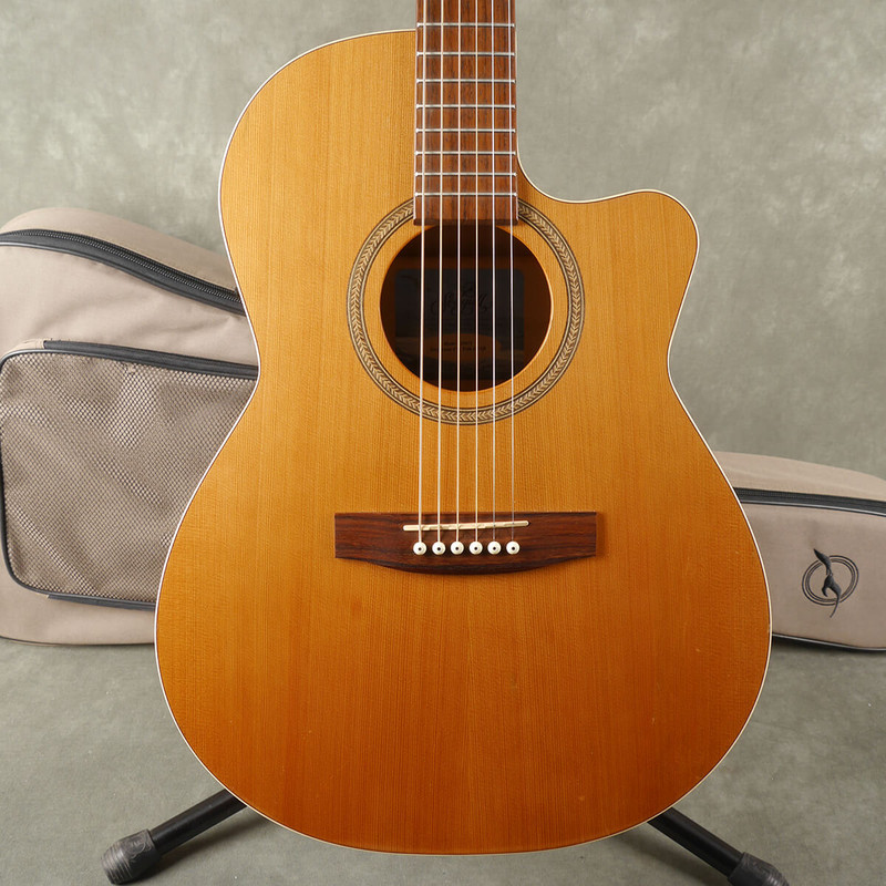 Seagull Performer Folk CW GT QI - Natural w/Gig Bag - 2nd Hand Seagull Performer Folk CW GT QI - Natural w/Gig Bag - 2nd Hand