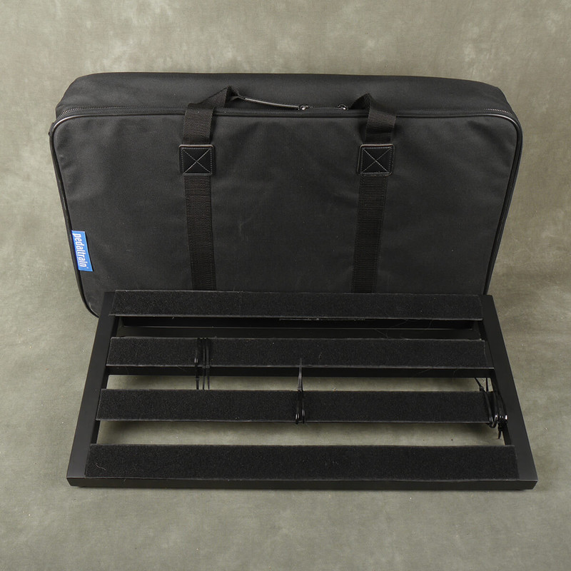Pedaltrain Classic 2 Pedalboard w/Gig Bag - 2nd Hand (113376)