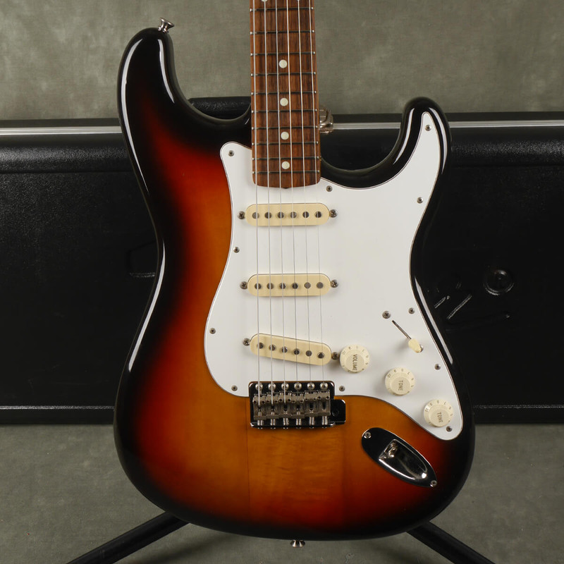 Fender MIJ ST-62 Stratocaster - 3-Tone Sunburst w/Hard Case - 2nd Hand