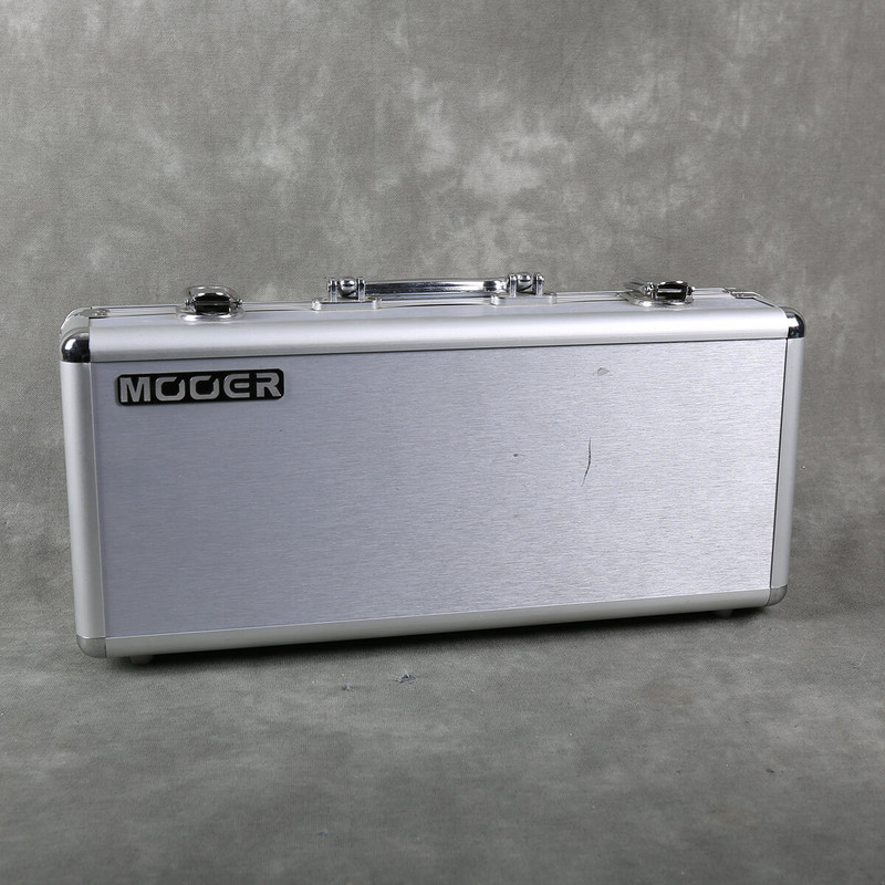 Mooer Pedal Board - Holds 6 Mini Pedals - 2nd Hand