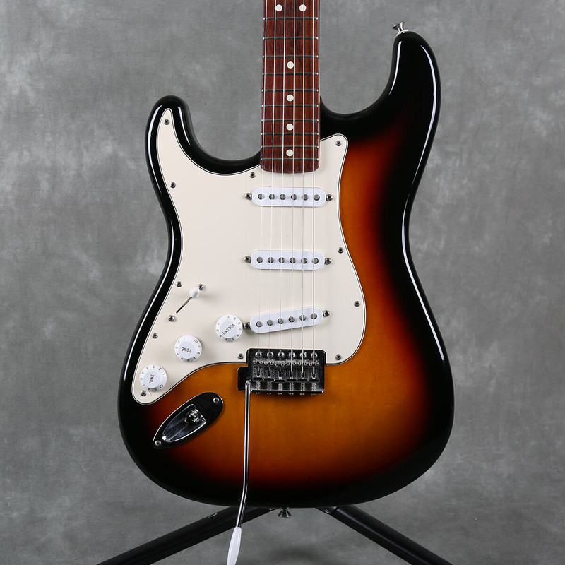 Fender Mexican Standard Stratocaster - LH - Sunburst w/Gig Bag - 2nd Hand
