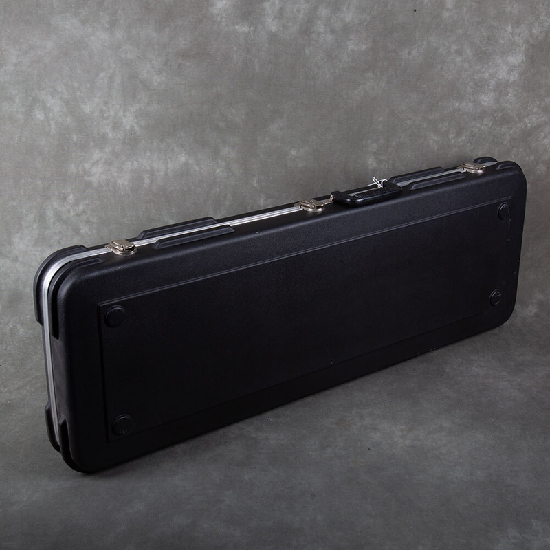 SKB Hard Case, Fits Stratocaster or Telecaster - 2nd Hand SKB Hard Case, Fits Stratocaster or Telecaster - 2nd Hand