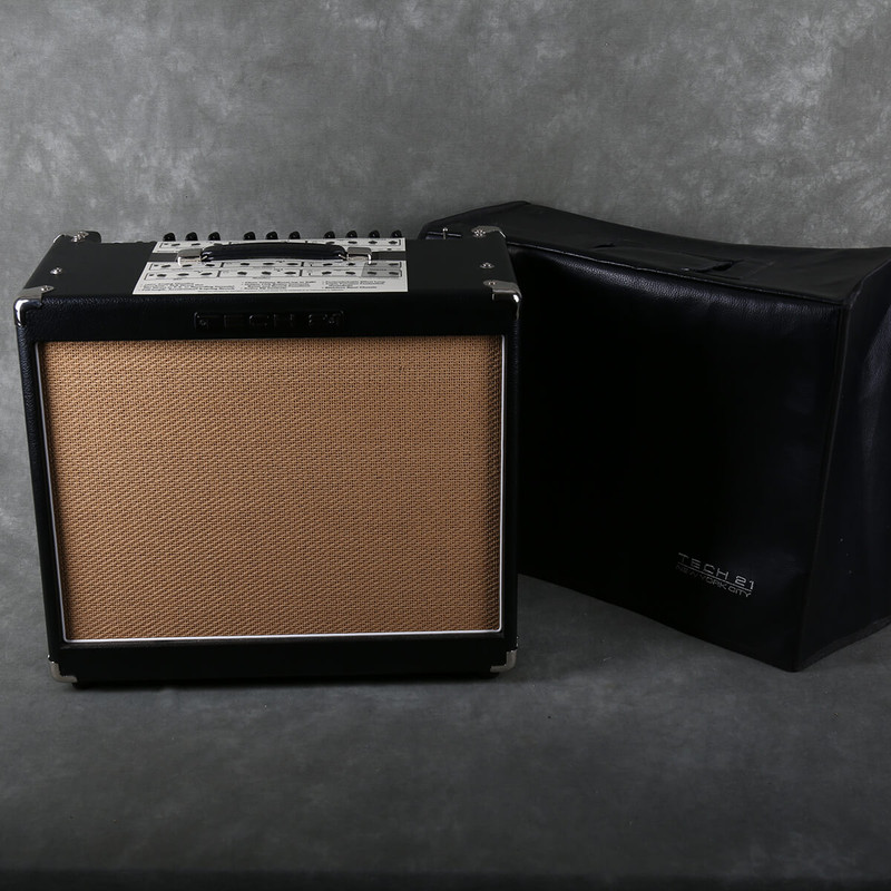 Tech 21 Trademark 60 Amplifier & Footswitch w/Cover - 2nd Hand