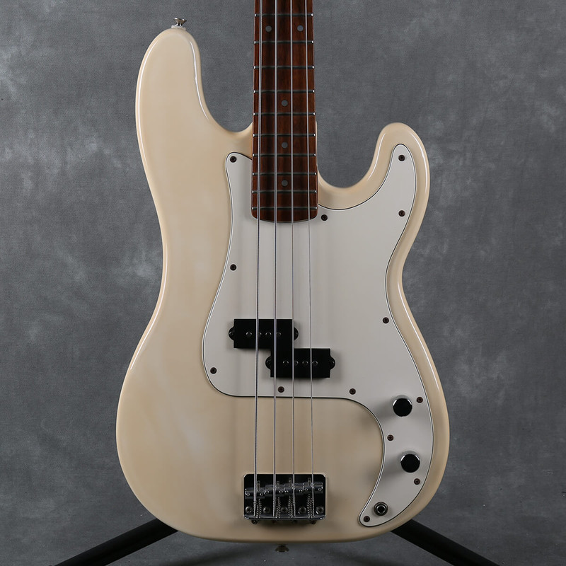 Squier Precision Bass - Korean Made - White - 2nd Hand Squier Precision Bass - Korean Made - White - 2nd Hand