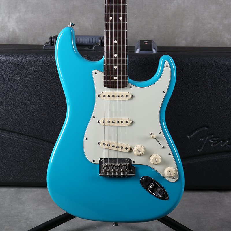 Fender American Professional II Stratocaster - Miami Blue - Hard Case - 2nd Hand Fender American Professional II Stratocaster - Miami Blue - Hard Case - 2nd Hand
