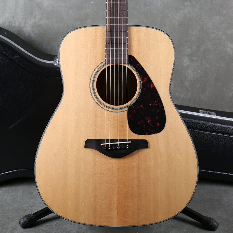 Yamaha FG800M Acoustic Dreadnought Guitar - Hard Case - 2nd Hand Yamaha FG800M Acoustic Dreadnought Guitar - Hard Case - 2nd Hand