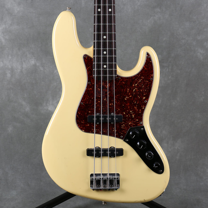 Fender Active Deluxe Jazz Bass - Vintage White - 2nd Hand - Used